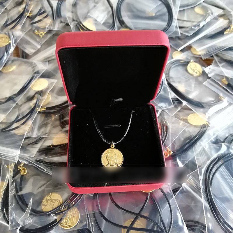 肯德基纯金纪念章吊坠定制 公司礼品定制 工厂定制